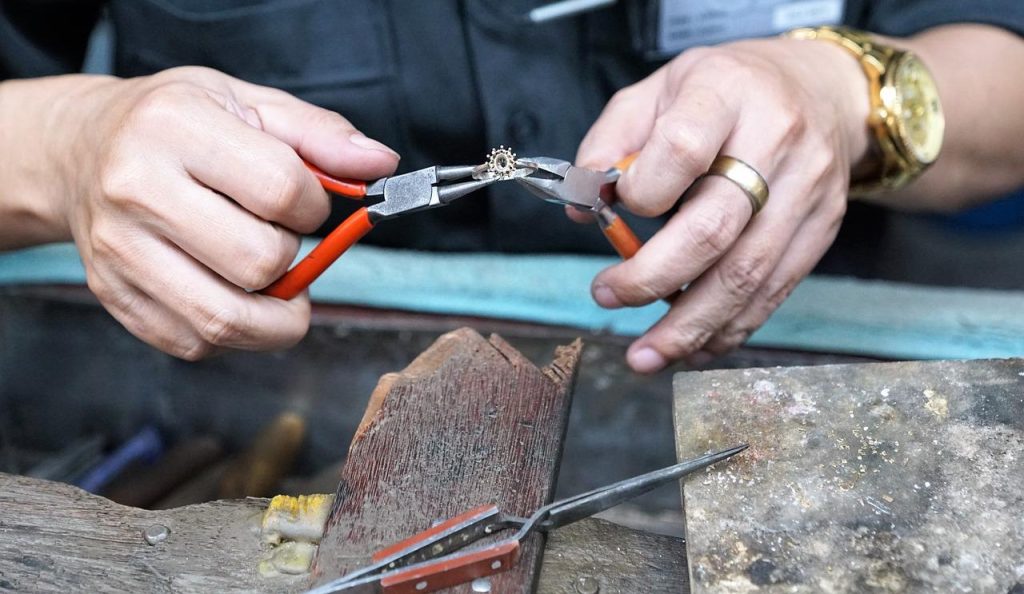 Professionele klusjesman in Hoogeveen voert huisverbeteringswerk uit met precisie en expertise