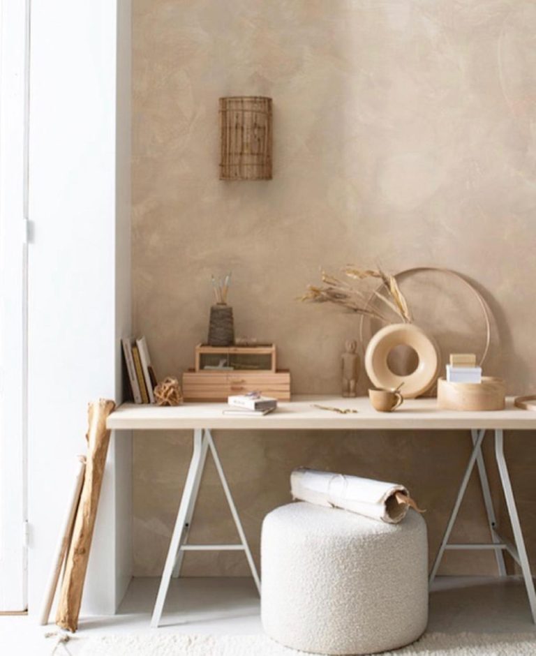 Home Scandinavisch wonen collectie met minimalistisch design meubels, verlichting en accessoires van Deens interieurwinkel